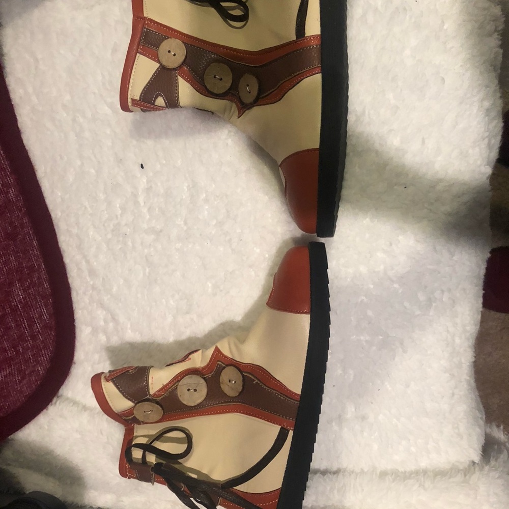 Short boots brand new